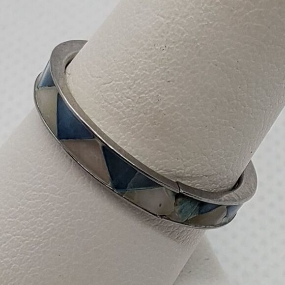 Blue & White Mother Of Pearl Inlay Ring - Picture 3 of 5